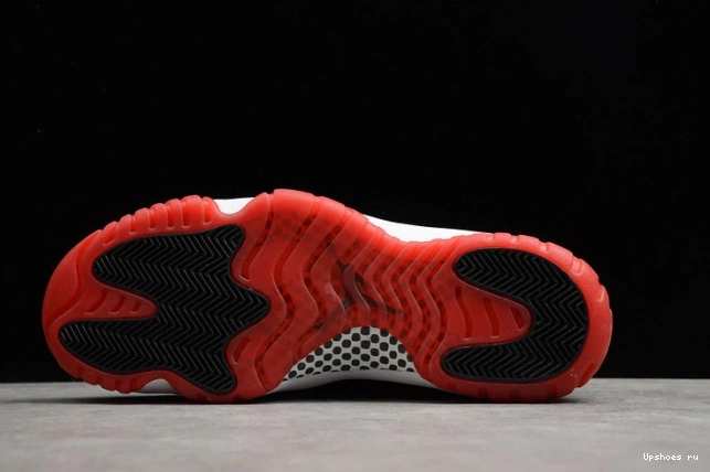 Retro Playoffs Bred  (2019) 378037-061 11 Jordan 1206